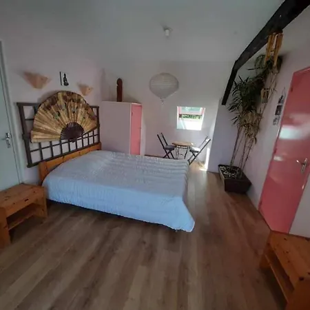 Gites-chambres D'hotes Calypso Bed and Breakfast 3*